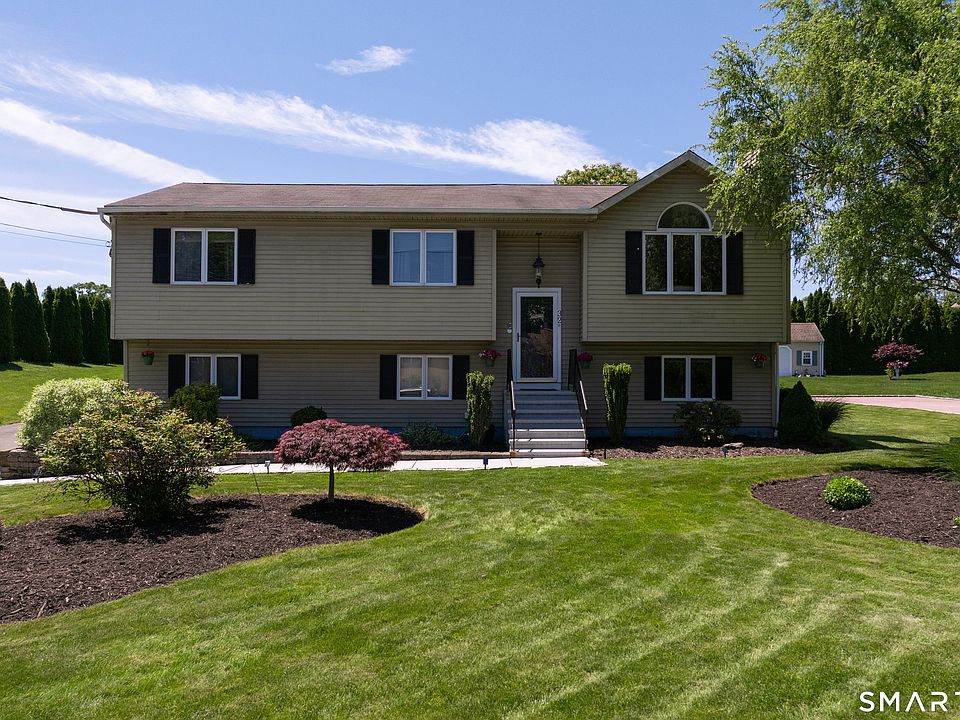 1st image of 32 Angela Drive