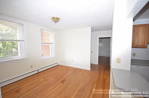 310 Tappan St Photo 1