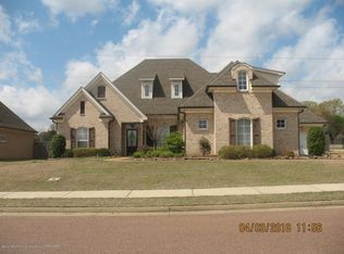 1377 Notting Hill Dr W, Hernando, MS 38632