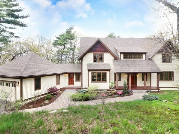 250 Meadowbrook Rd, Dedham, MA 02026