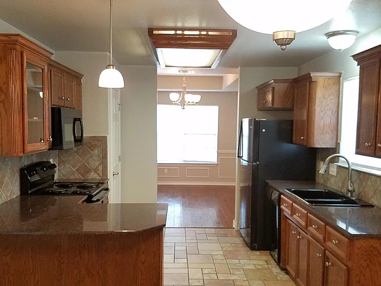 8713 Ridge Wood — Photo 4