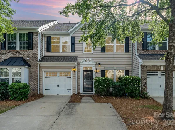 9424 Alice McGinn Dr, Charlotte, NC 28277