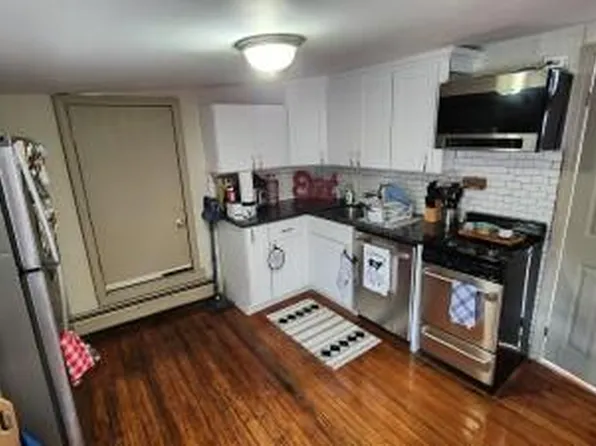 191 Maverick St APT 4L, Boston, MA 02128