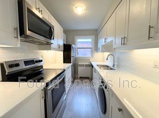 1024 King St E #10, Hamilton, ON L8M 1C8