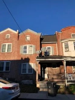 Building Photo - 205 E 24th St