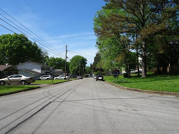 4th image of 11208 Dellcrest Dr SE