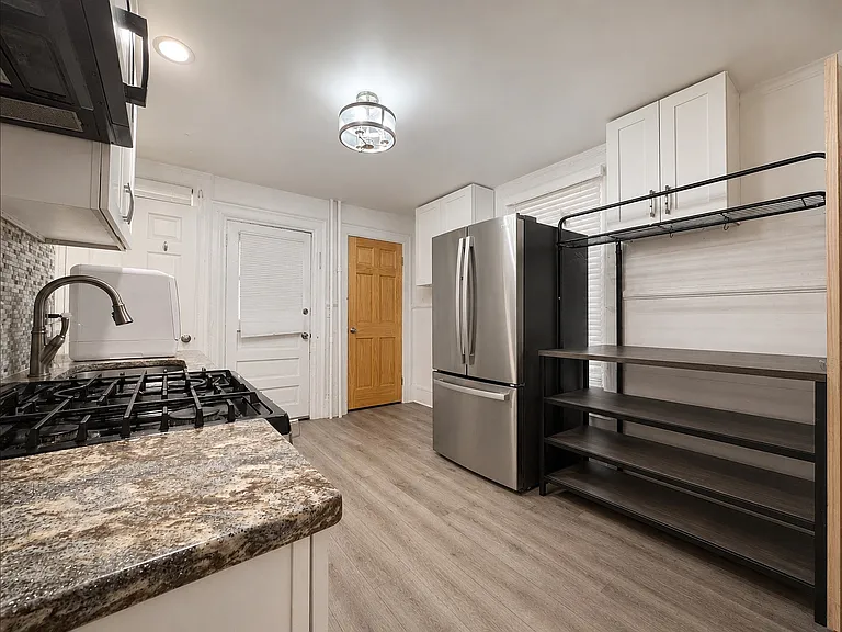 54 Cottage Pl #1 — Photo 10