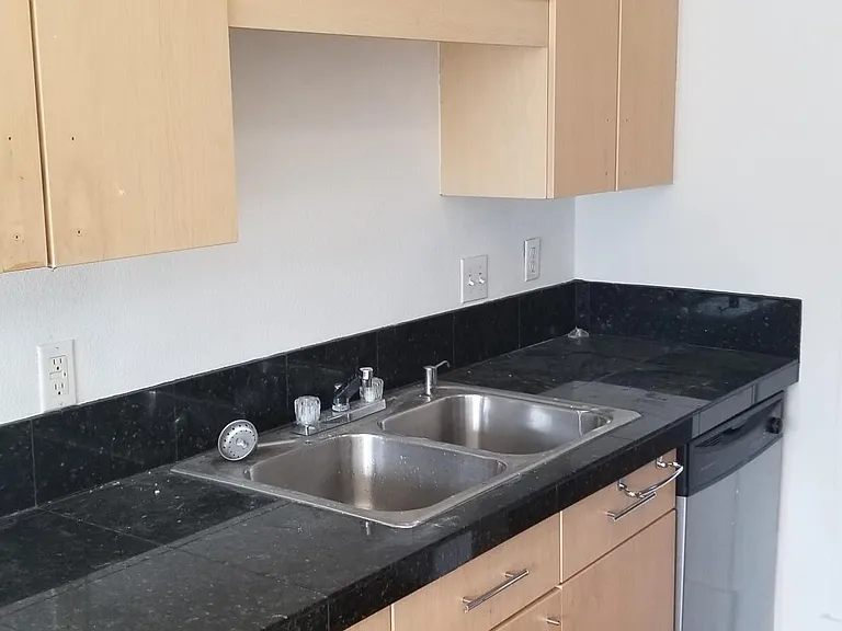 7835 SE 92nd Ave #8 — Photo 6