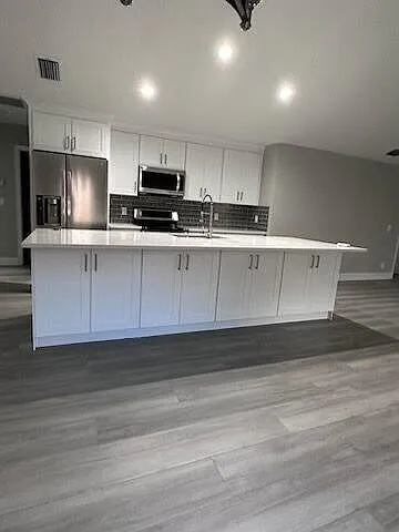 3 bed, 2.0 bath, 1365 sqft, $3,500 — Photo 3