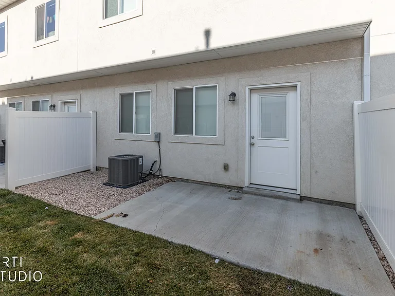 2674 S 2250 W #207 — Photo 24
