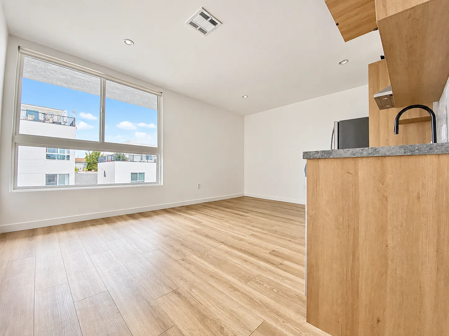 3 bed, $2,770 — Photo 4