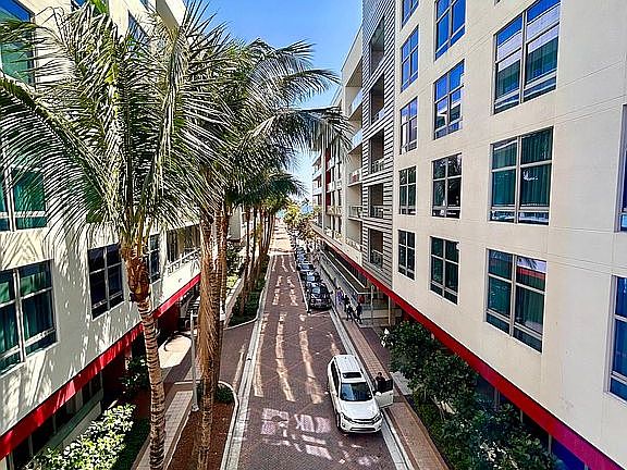 3rd image of 777 Ocean Dr #N436