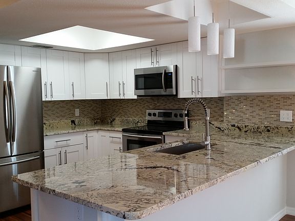 3rd image of 8222 Jennifer Ln