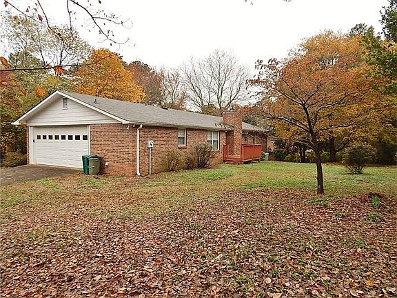 2nd image of 1575 Patricia Way