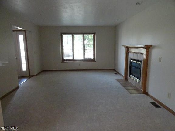 3rd image of 2225 Xavier Dr SE