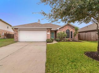 120 Paleos Flint Dr, La Marque, TX 77568