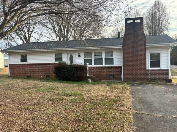 200 Sunset Dr, Eden, NC 27288