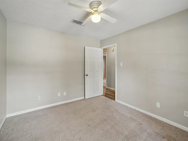 22406 Prince George St — Photo 33