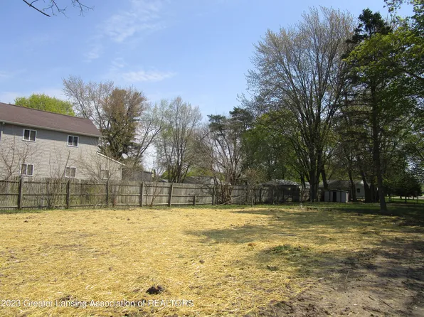 379 Charlotte St, Mulliken, MI 48861