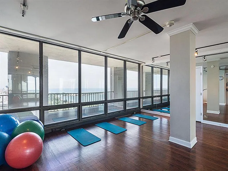 3450 N. Lake Shore Drive — Photo 20