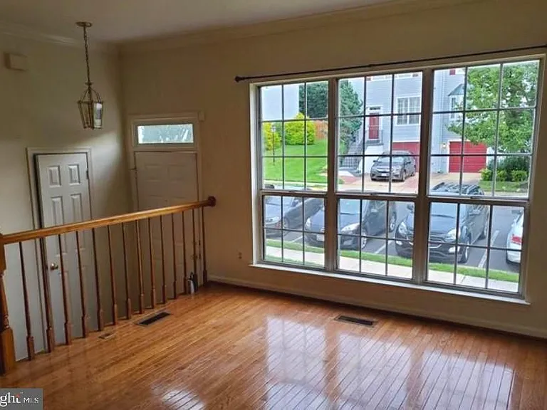 6854 Signature Cir — Photo 4