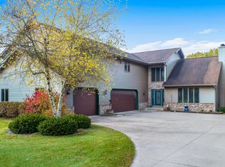 8347 Schmidt Dr, Allenton, WI 53002