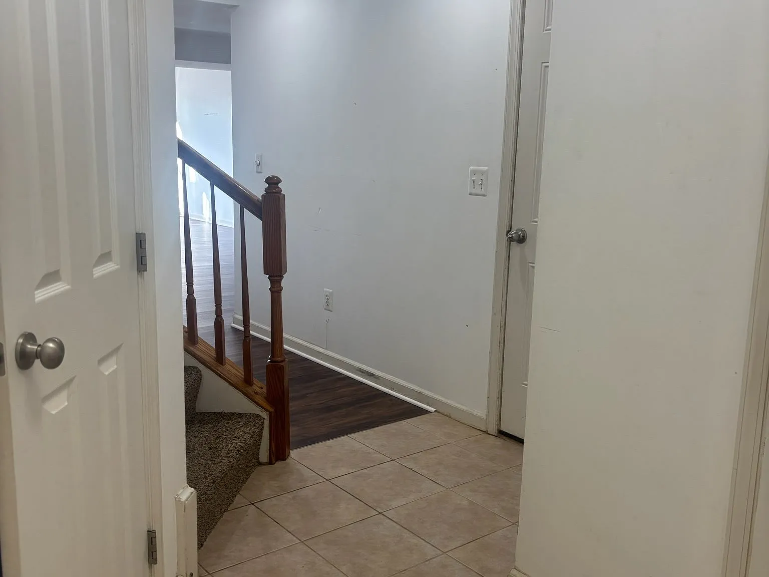 3 bed, 2.5 bath, 2340 sqft, $2,300 — Photo 1