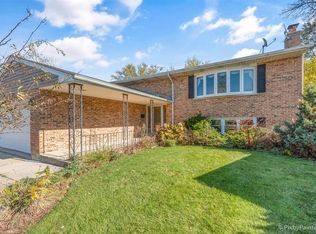 321 Circle Ave, Lombard, IL