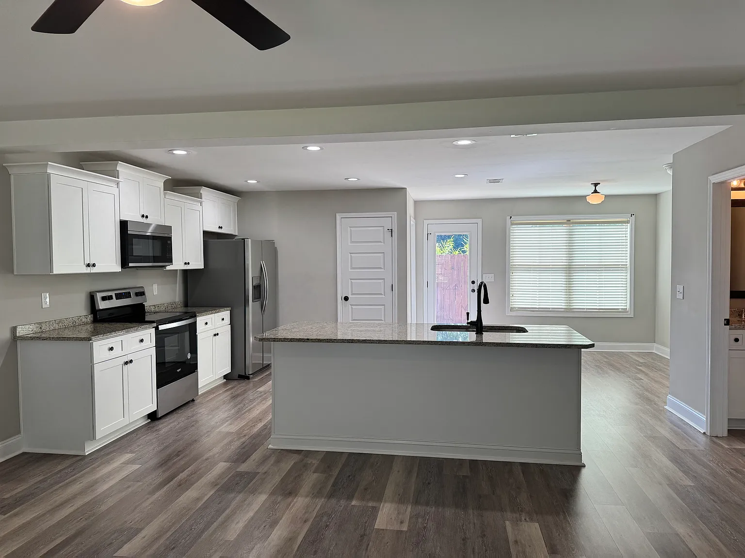 107 Kathryn Pl — Photo 3
