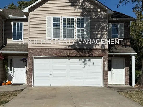 1624 NW Samantha Ct, Blue Springs, MO 64015