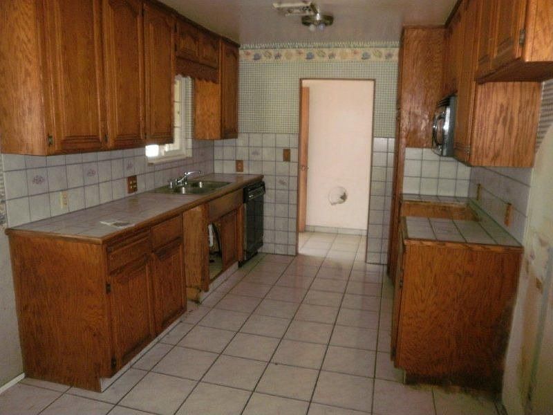 2nd image of 1608 Shirley Ct