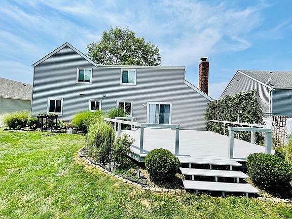 3rd image of 524 Saddletree Dr