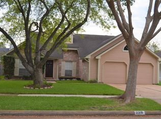 3318 Kempwood Dr, Sugar Land, TX 77479
