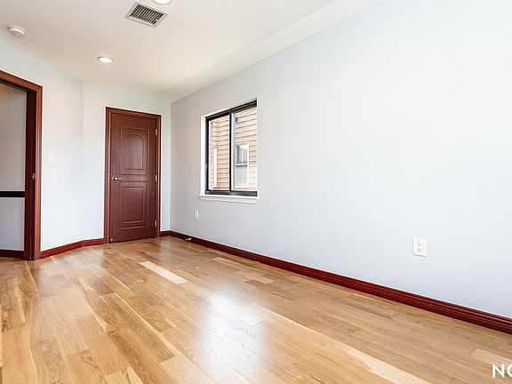 5th image of 6631 58th Ave #2