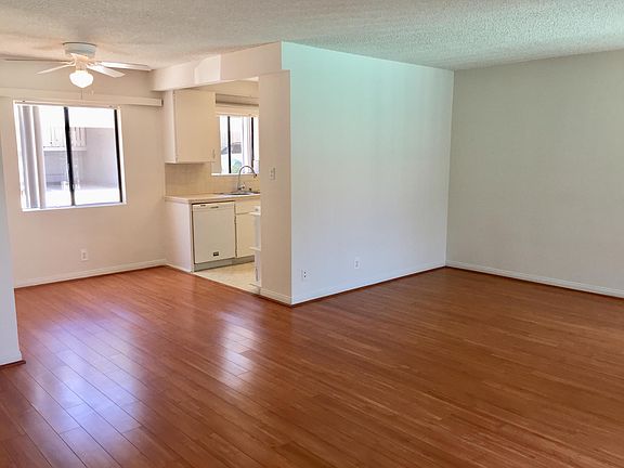 3rd image of 11725 Montana Ave #105