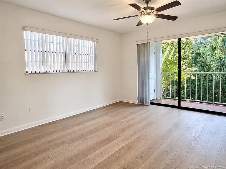 615 Oleander St #201 — Photo 8
