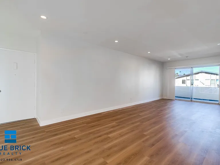 5415 Corteen Pl #22 — Photo 5