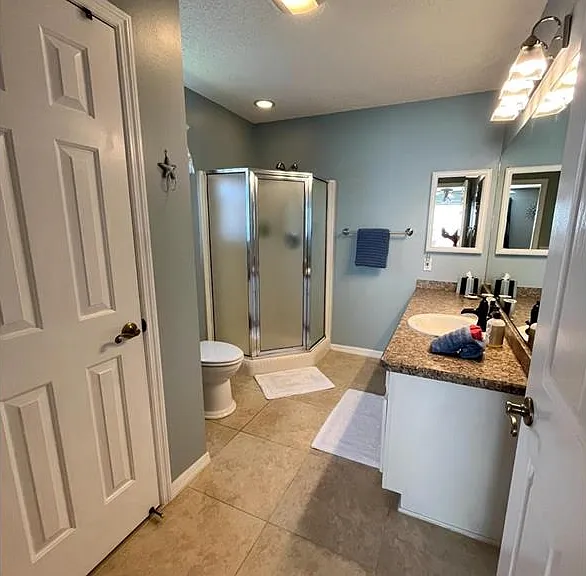 1314 Corona Ave — Photo 16