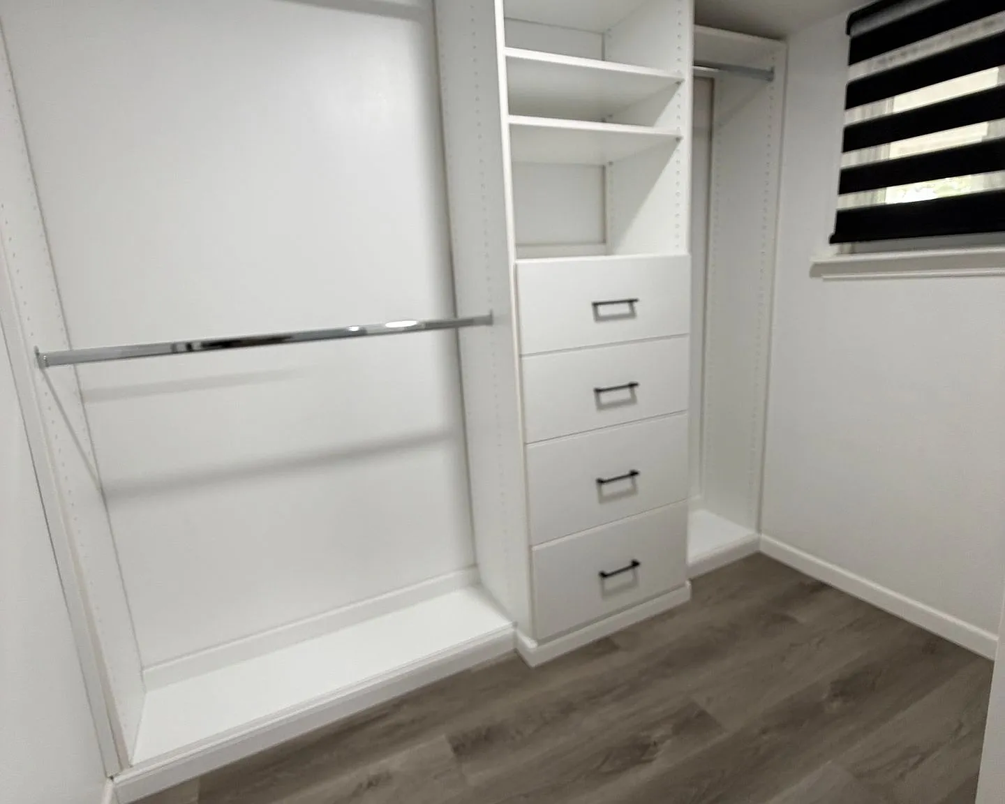 Newly Renovated Bi-Level One Bedroom — Photo 4