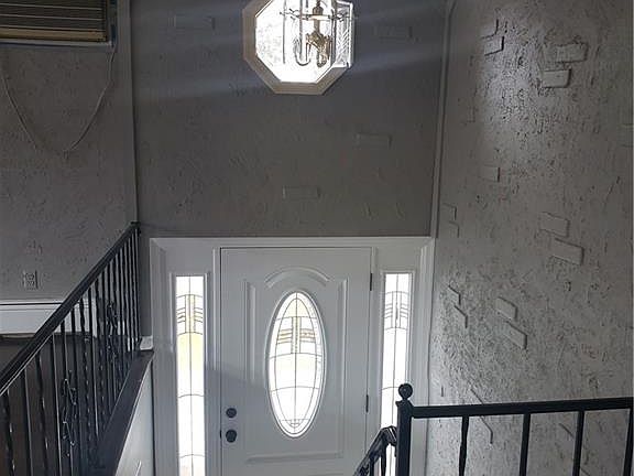 2nd image of 47 Phyllis Dr