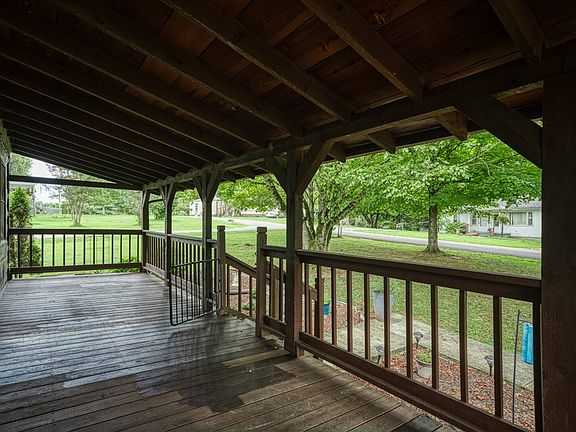4th image of 146 Wade Subdivision Ln