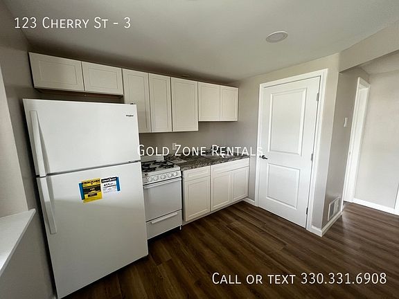 3rd image of 123 Cherry St #3