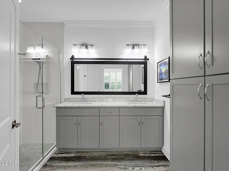 402 Parrot Ln — Photo 11