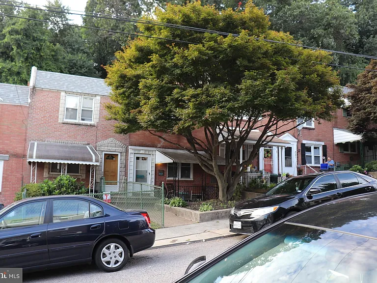 317 W Salaignac St — Photo 25