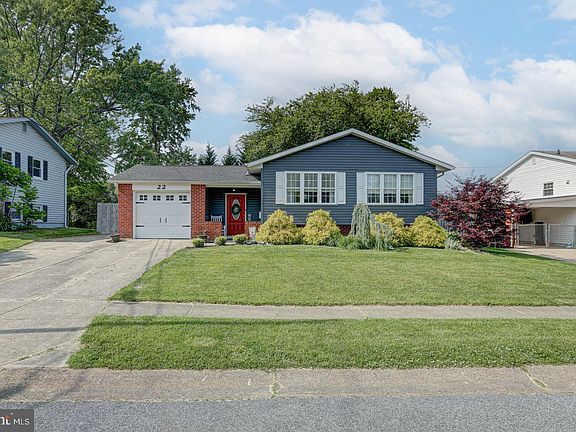 2nd image of 22 Aldershot Dr