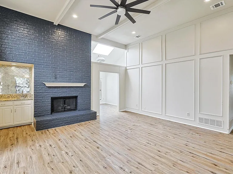 653 Raven Ln — Photo 12