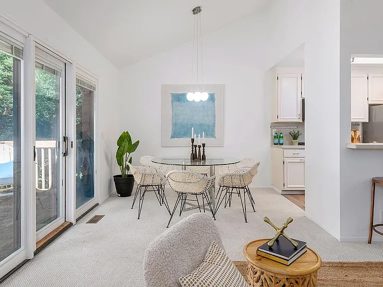 968 Arlene Way — Photo 10