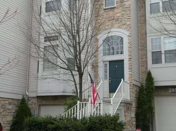 4110 Lalique Ln, Center Valley, PA 18034