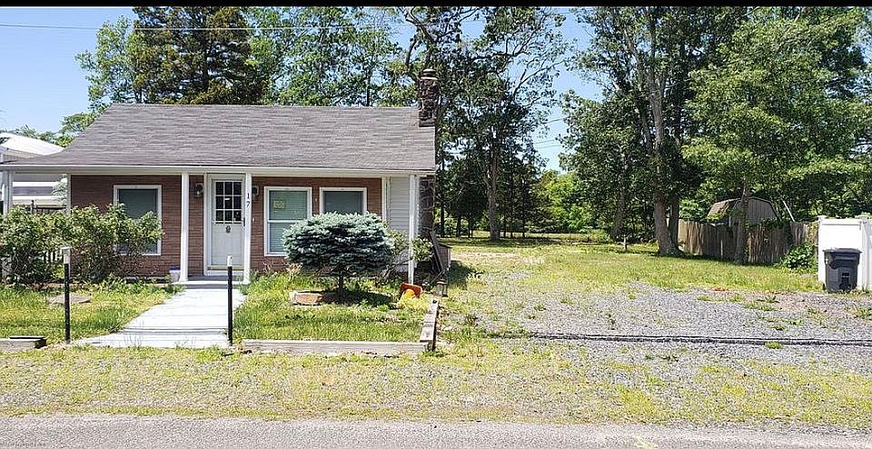 1st image of 17 Baywood Blvd
