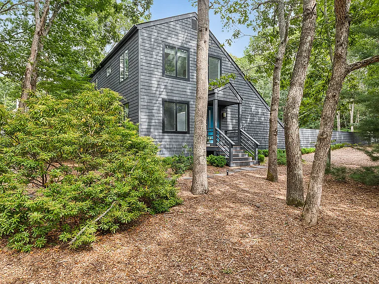 14 Bay View Ave — Photo 20